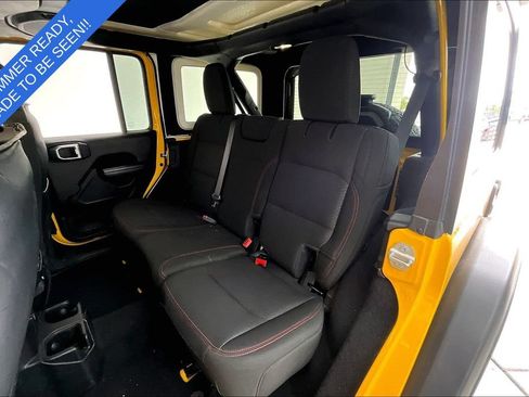 Used 2021 Jeep Wrangler Unlimited Rubicon AWD/4WD image 32