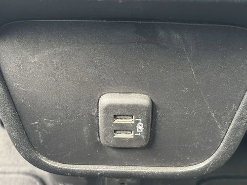 Used 2023 Chevrolet Equinox RS w/ RS Leather Package FWD image 31