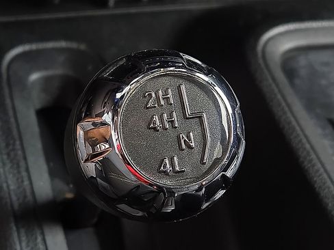 Used 2013 Jeep Wrangler Unlimited Sahara w/ Connectivity Group AWD/4WD image 13