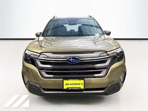 Used 2026 Subaru Forester Premium AWD/4WD image 2