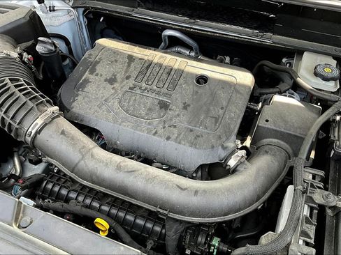 Used 2023 GMC Acadia SLE image 46