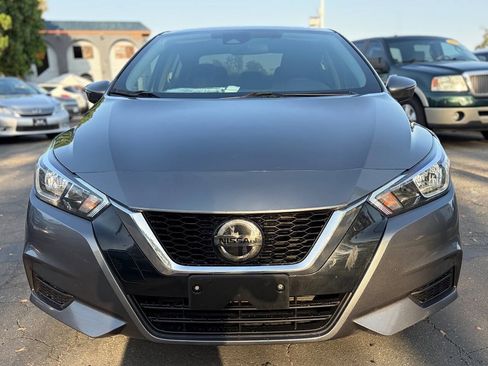 Used 2021 Nissan Versa SV FWD image 3