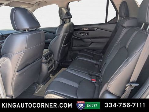 Used 2024 Honda Pilot Touring image 11