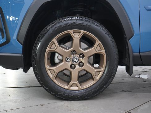 Used 2023 Toyota RAV4 AWD Hybrid image 28