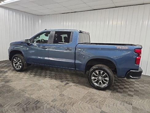 Used 2024 Chevrolet Silverado 1500 Custom Trail Boss w/ LPO, Dark Essentials Package AWD/4WD image 4