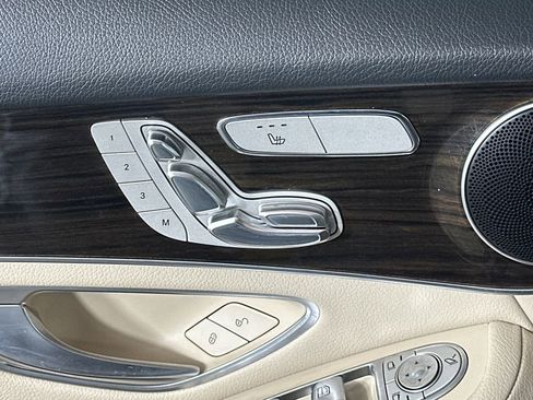 Used 2021 Mercedes-Benz GLC 300 image 11