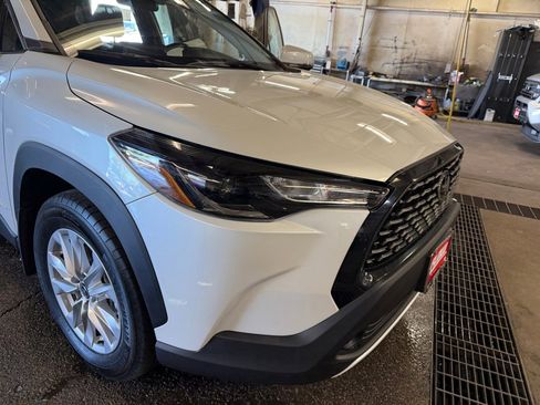 Used 2023 Toyota Corolla Cross LE image 28
