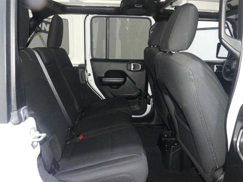 Used 2018 Jeep Wrangler Unlimited Sport S AWD/4WD image 26