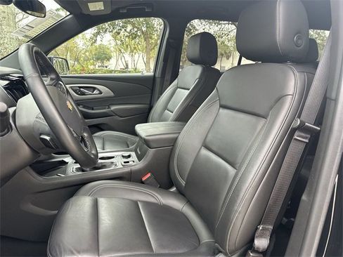 Used 2023 Chevrolet Traverse LT image 13