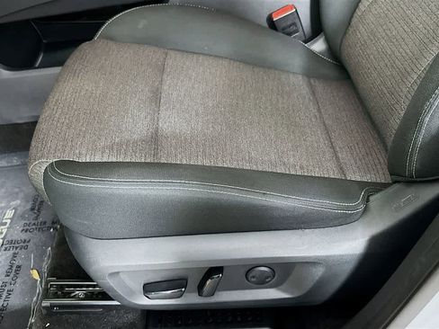 Used 2022 Nissan Rogue SV image 29