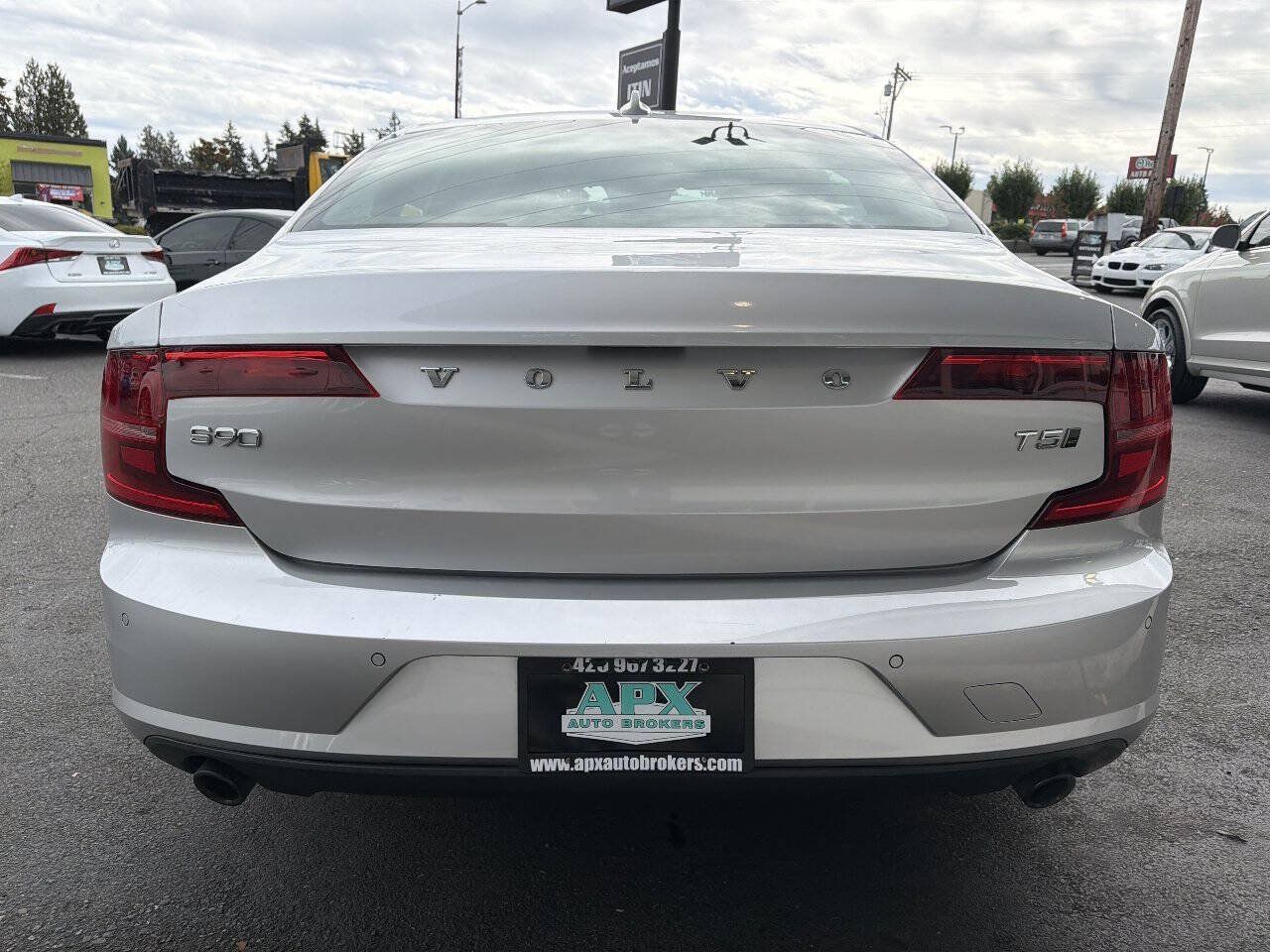 Used 2018 Volvo S90 T5 Momentum w/ Convenience Package AWD/4WD image 6
