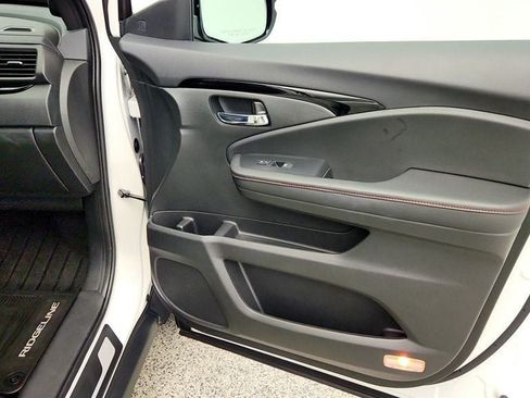 Used 2025 Honda Ridgeline Black Edition image 25