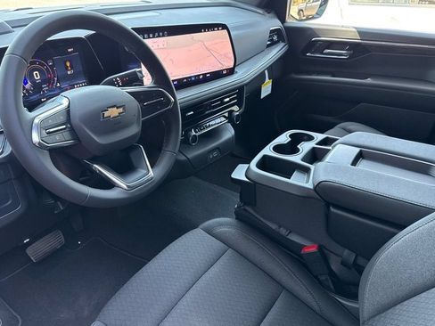 New 2026 Chevrolet Suburban LS AWD/4WD image 10