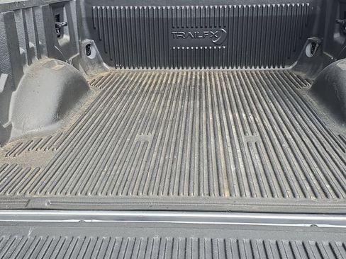 Used 2022 Ford F250 Platinum w/ FX4 Off-Road Package image 6