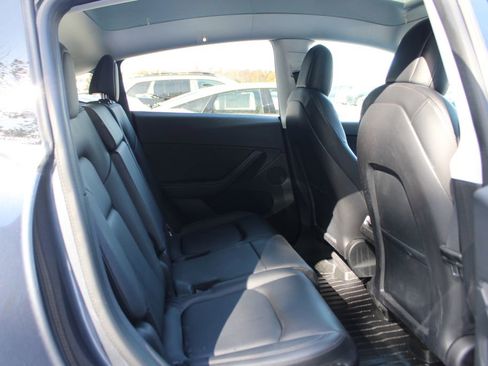Used 2021 Tesla Model Y Long Range image 14