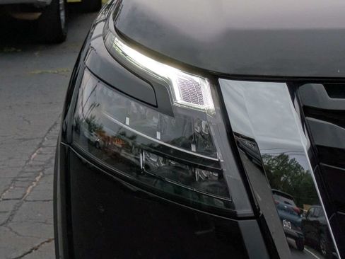 Used 2024 Nissan Pathfinder SV FWD image 10