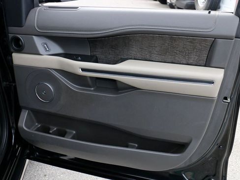 Used 2020 Ford Expedition Max Limited image 42