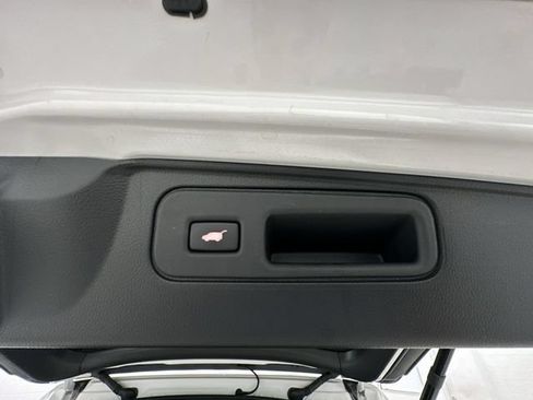 Used 2024 Honda Passport EX-L image 17