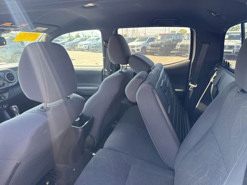 Used 2018 Toyota Tacoma TRD Off-Road AWD/4WD image 10