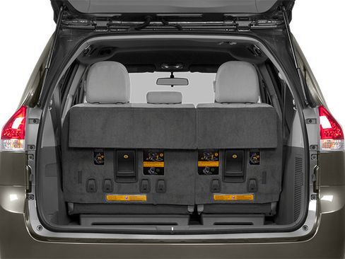 Used 2014 Toyota Sienna XLE image 12