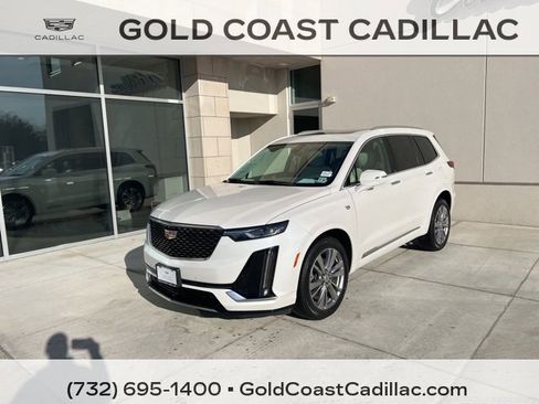 Used 2024 Cadillac XT6 Premium Luxury image 1