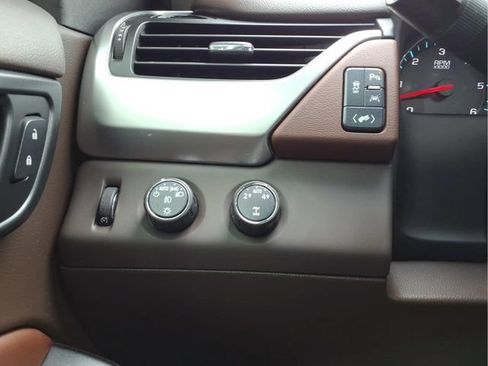 Used 2016 Chevrolet Tahoe LTZ AWD/4WD image 16