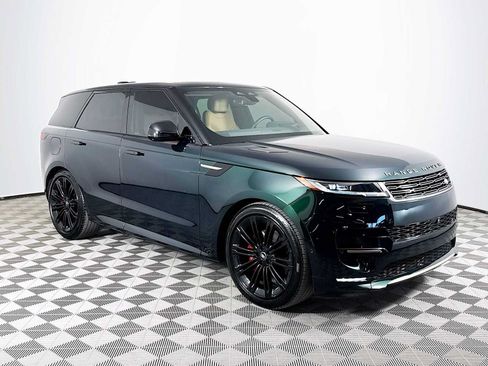 Certified 2025 Land Rover Range Rover Sport Dynamic SE AWD/4WD image 3