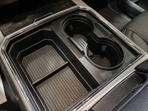 Used 2022 Ford F250 Lariat w/ Black Appearance Package image 16