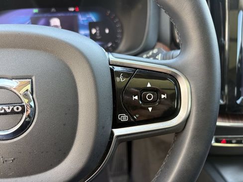 Used 2024 Volvo XC60 B5 Plus w/ Protection Package Premier AWD/4WD image 17