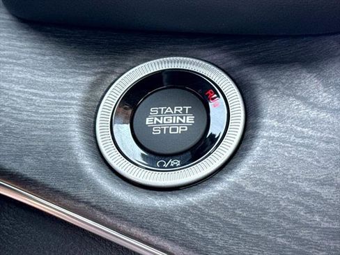 Certified 2024 Jeep Grand Cherokee Overland w/ Advanced Protech Group III image 14