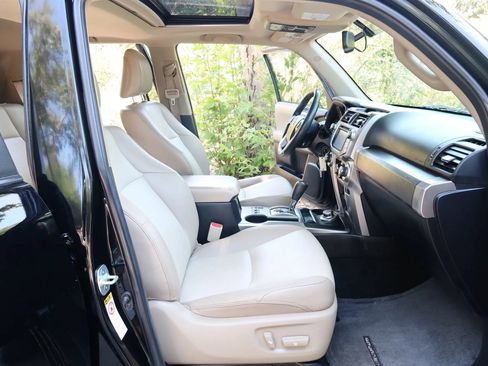 Used 2016 Toyota 4Runner SR5 Premium AWD/4WD image 24
