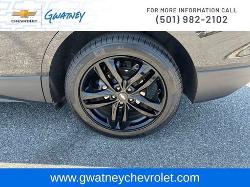 Used 2020 Chevrolet Equinox LT w/ Midnight Edition FWD image 10