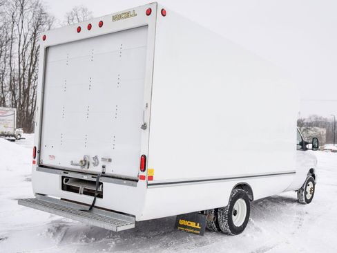 Used 2024 Ford E-450 and Econoline 450 Super Duty w/ Power Windows & Locks Group RWD image 11