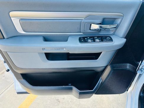 Used 2014 RAM 1500 Classic SLT image 33