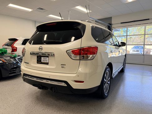 Used 2015 Nissan Pathfinder SL w/ SL Premium Package image 9