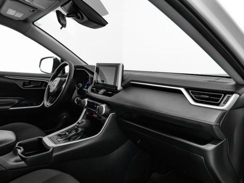 Used 2024 Toyota RAV4 LE image 10