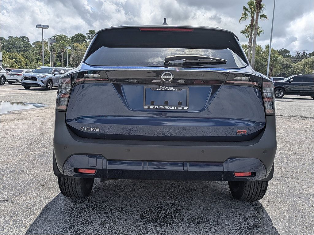 Used 2025 Nissan Kicks SR FWD image 7