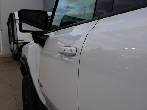 New 2025 GMC Hummer EV 2X image 11