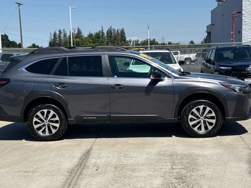 Certified 2025 Subaru Outback Premium AWD/4WD image 2