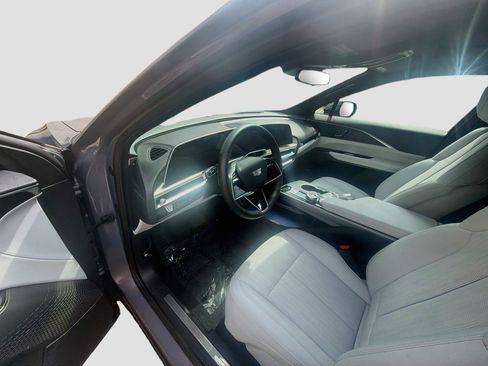 Used 2024 Cadillac Lyriq Luxury AWD/4WD image 9