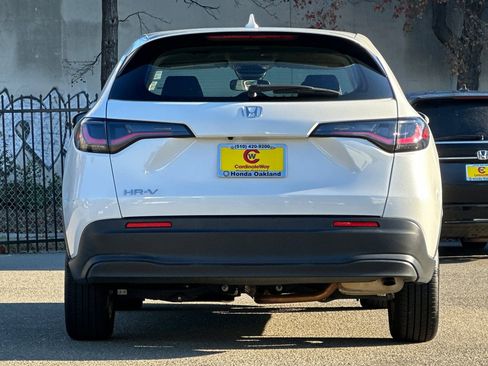 Used 2023 Honda HR-V LX image 5