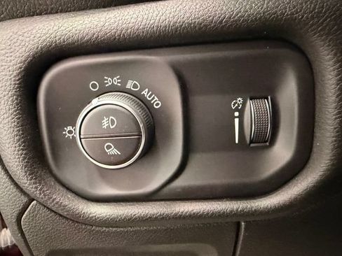 Used 2023 RAM 1500 Big Horn AWD/4WD image 24