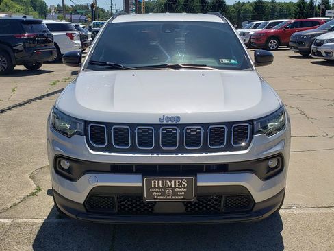 Used 2024 Jeep Compass Latitude AWD/4WD image 8