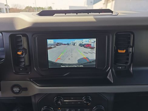 Used 2021 Ford Bronco Badlands image 24