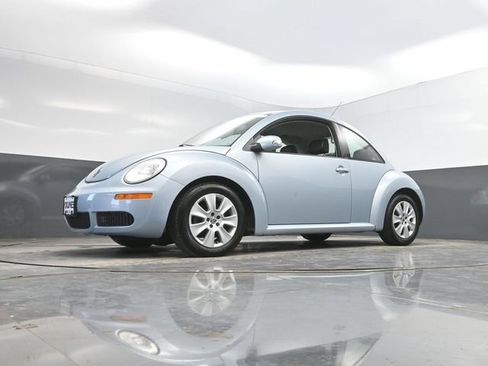 Used 2009 Volkswagen Beetle Coupe FWD image 40