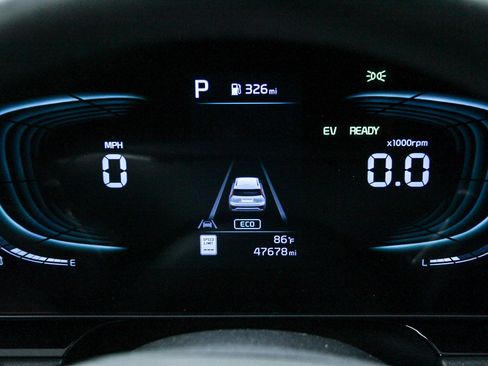 Used 2023 Kia Niro SX Touring image 24