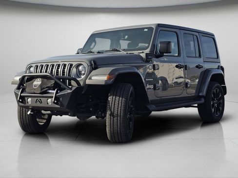 Used 2023 Jeep Wrangler Sahara image 19