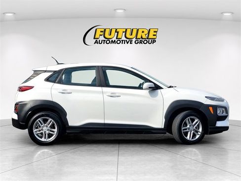 Used 2021 Hyundai Kona SE image 3