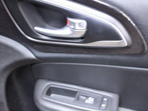 Used 2016 Chrysler 200 C w/ Sun & Sound Group image 10