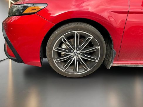 Used 2022 Toyota Camry SE w/ Convenience Package FWD image 2